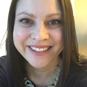 Meet your Posher, Dana